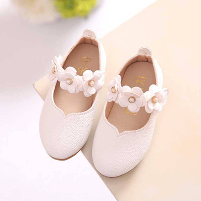 white-flowers-kids-sandal
