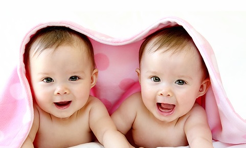 Newborn-Twin-Babies.jpg