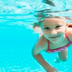 Tips To Initiate Your Toddler Into Swimming