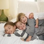 6 Ways Big Siblings Can Play With A Baby