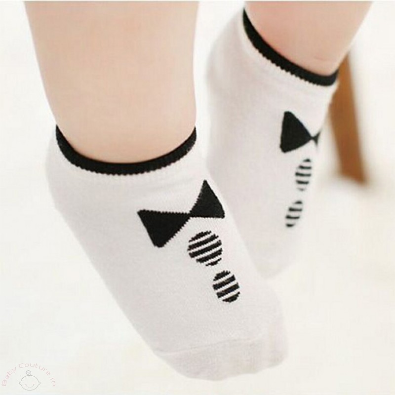 cute-black-front-bow-socks4