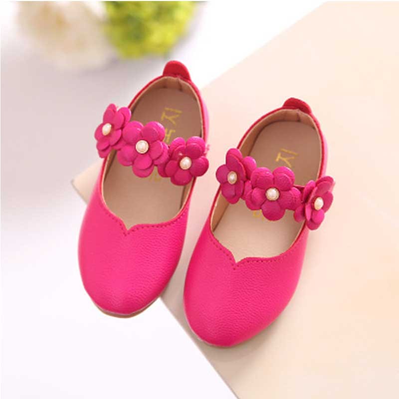plush-pink-flowers-kids-sandal
